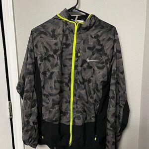 Nike Featherlight men’s running rain jacket size small